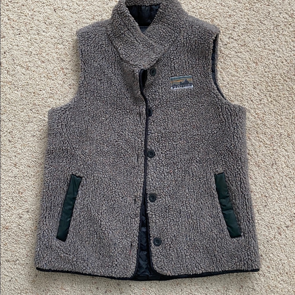 Patagonia Recollection Recycled Down Fleece Reversible Vest. Drifter Grey.
